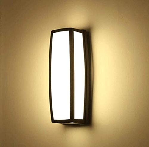 Applique murale TV et miroirs pour optimiser l'espace