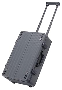 Aluminum Pedalboard with Suitcase-style Travel Case The durable suitcase-style body provides heavy-duty protection and features a retractable handle and built-in wheels for *************************************************************-flowing transpo...