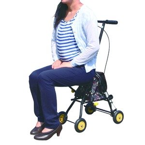 Amazon | シルバーカー/手押し車 【コンパクトタイプ】 軽量 幸和