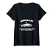 Femme Quaint Little Drinking Town Problem Wrangell AK Jouet de pêche T-Shirt avec Col en V