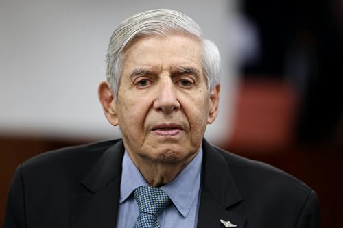 Moraes dá cinco dias para defesa de Augusto Heleno apresentar exame inicial que identificou Alzheimer