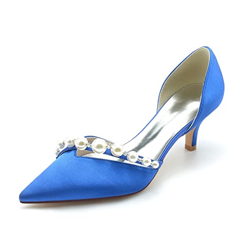 Petits talons fins de ruban nacré et bout pointu en satin pour une silhouette élancée
