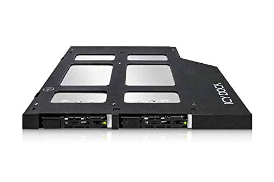 2台 ICYDOCK ToughArmor M.2 NVMe SSD 31CV6-Ja3hL.jpg