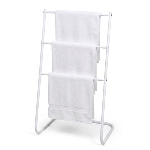 CASASELECCION   Toallero de pie con 3 Brazos de Metal Pintado al Polvo en Color Blanco. Distancia Entre Barras: 19 cm. Medida Base: 46x35 cm. Altura 82 cm. Soporta 10 kg. Requiere Montaje