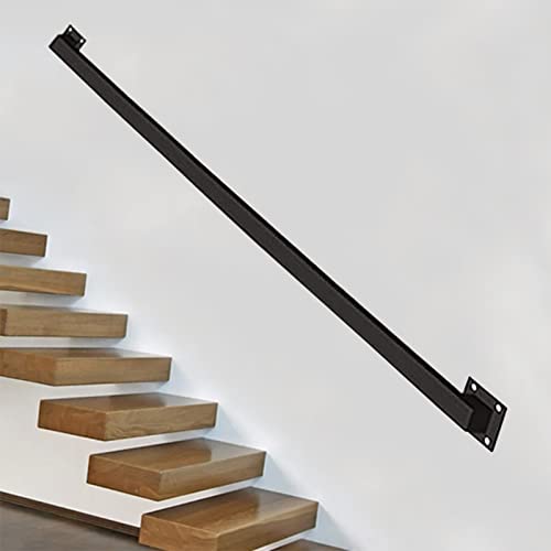 Rampe d'escalier en métal noir forgé pour sécuriser des marches intérieures glissantes