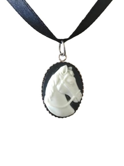 Pendentif Camée Tête de Cheval en Argent 925, Bijou de Prestige et Cordon Chic