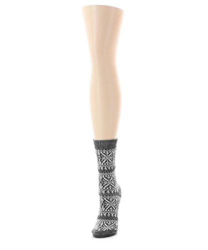 Image of Women's Traditional Cozy Snowflake Crew Socks