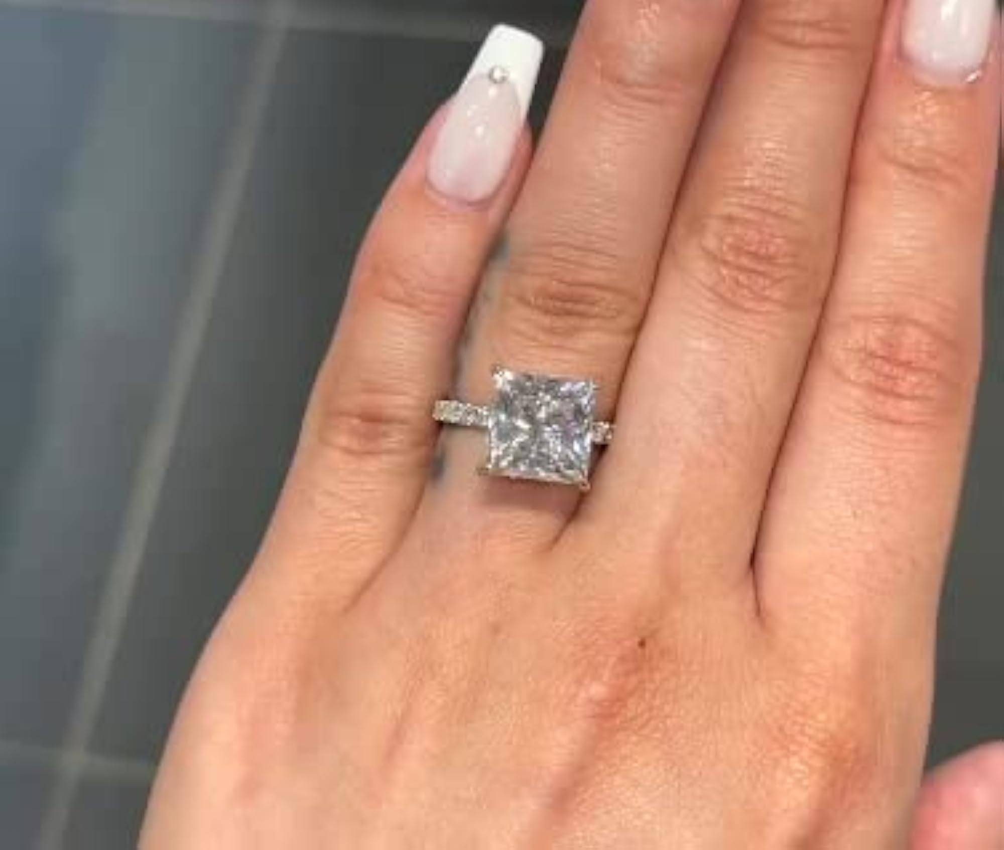 0.75 Carat Moissanite Stone Chokor Gemstone