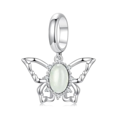Abalorio de plata mariposa y jade para lucir en tu pulsera a diario