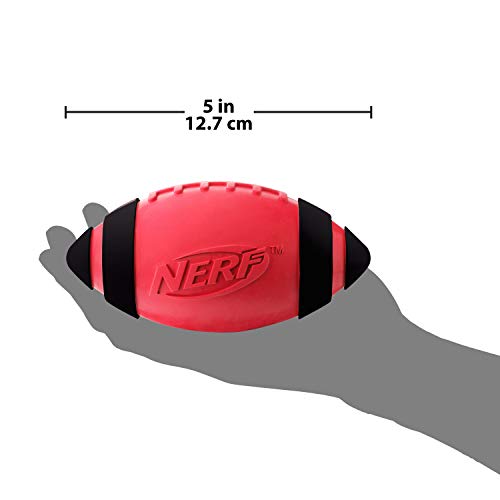 Nerf Dog Brinquedo de futebol de borracha para cães com barulho interativo, leve, durável e resisten