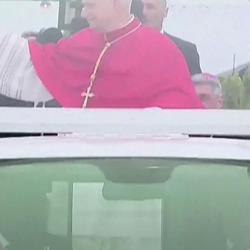 Pope greeted by crowds in Equatorial Guinea for final Africa stop