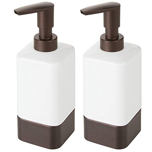 mDesign Set da 2 Portasapone liquido per bagno o cucina – Dosatore sapone ricaricabile per la cucina in ceramica e plastica – Raffinato dispenser sapone, lozioni e fragranze – bianco/bronzo