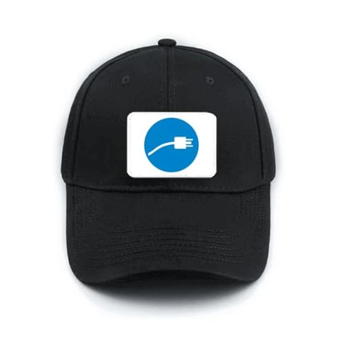 Casquette de baseball noire résolvant la recharge mobile via son câble intégré