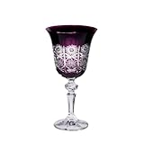 Elegantes, zeitloses Weinglas gefärbt und geschliffen