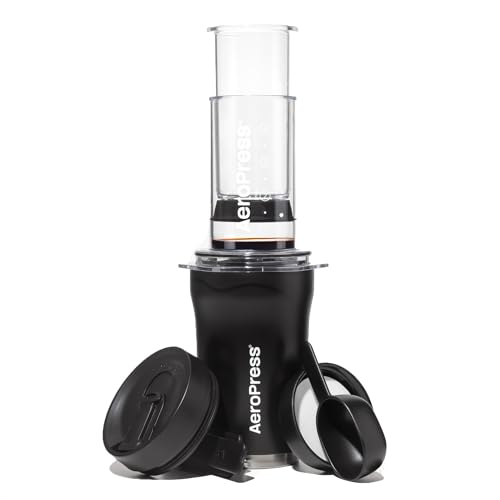 AeroPress Go Plus, Liten Bärbar Kaffebryggare för Resor och Camping - 3-i-1 Bryggmetod Kombinerar French Press, Pourover, Espresso, Fylligt Kaffe utan Beska, Kaffepress Kit - Svart