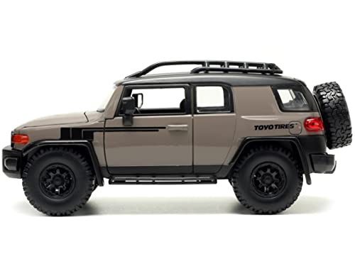 Jada Toys 1:24 Scale Toyota FJ Cruiser Die-cast Model #TOP30