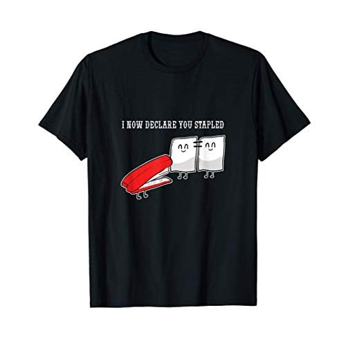 Divertido papel grapado persona casada Camiseta