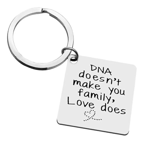 HOKIAMCN Schlüsselanhänger für Stiefeltern, Geschenke "DNA Doesn't Make You Family Love Does", Stiefmutter, Geschenk für Stiefvater, Weihnachten, Geburtstag, Adoptionsgeschenke für Vater oder