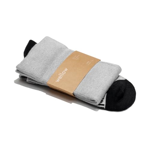 Image of Wellow Knee High Compression Socks for Men & Women, 18-25 mmHg