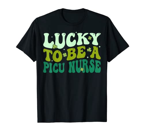 Lucky To Be A Labor & Delivery Nurse Retro Día de San Patricio Camiseta