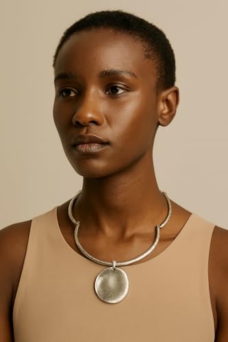 Pendant Necklaces for Women, Sculptural Circle Necklace with Pendant, Link Collar Design, Fashion Jewelry Statement Piece2