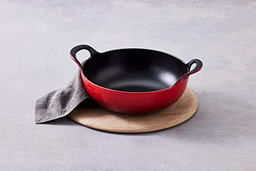Foto von Le Creuset Balti Dish aus Gusseisen, 24 cm, 2,7 Liter, Kirschrot, 20142240600460