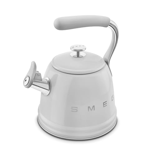 Smeg, Bouilloire Sifflante WKF01SS, en Acier Inoxydable, Capacité 2,3 L, Couvercle Amovible et Bec Doseur, Compatible avec Induction, Chrome