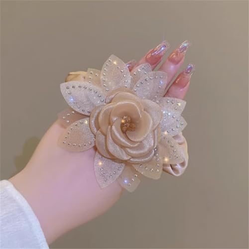 Pince à gratter camélia strass pour sublimer vos chignons du quotidien