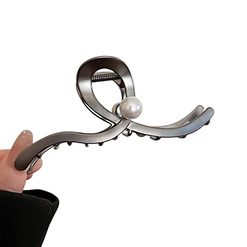 �C���^�[�l�b�g�Z���u�̎ʐ^�B�e�w�A�N���b�v�Ɛ^��̘p�Ȃ����`��̏����̂��߂̃n�[�t�o���w�A�s���̒����N���b�`���[�p�[�e�B�[�̂��߂ɑ傫�ȃJ���t���Ȃ��߂ɔ���