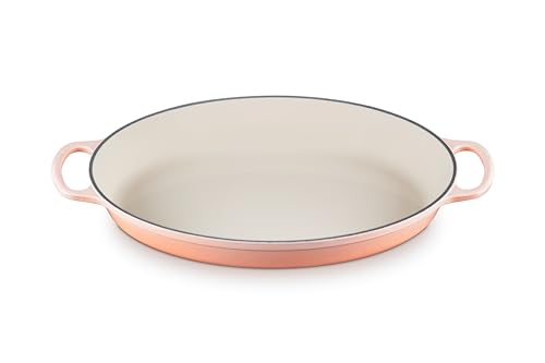 Le Creuset Panadería ovalada de hierro fundido esmaltado, 3 cuartos de galón. Peche