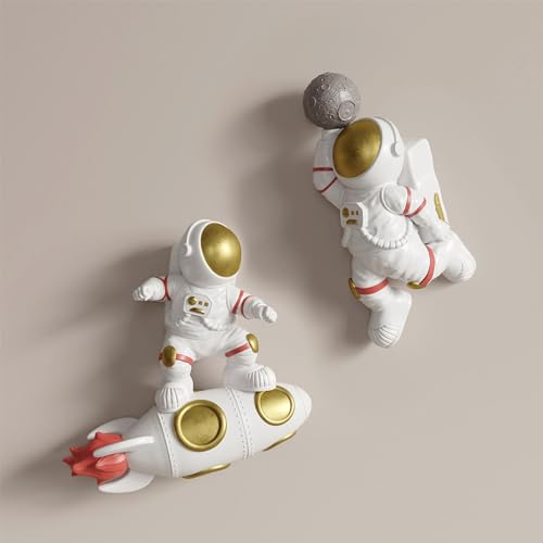 AWNR Juego de 2 decoraciones de pared de astronauta con temática del espacio exterior, esculturas de pared, decoración espacial para decoración moderna del hogar, fondo, decoración de pared 3D para