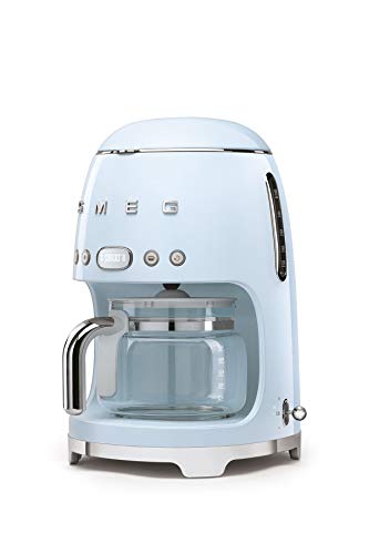 Cafetera Smeg DCF02PBEU para desayunos elegantes con diseño retro azul 3