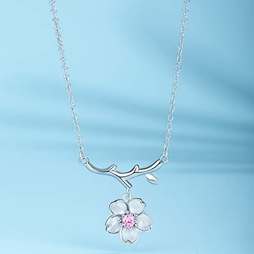 Collier fleur de cerise hypoallergénique pour en finir avec les irritations de peau