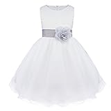 Vestido blanco elegante con banda de cintura con un broche desmontable delante, muy conveiente.