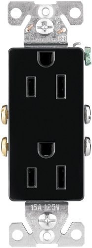 Enchufe negro Eaton de 15A y 3 cables con diseño decorativo y dos polos de alta resistencia