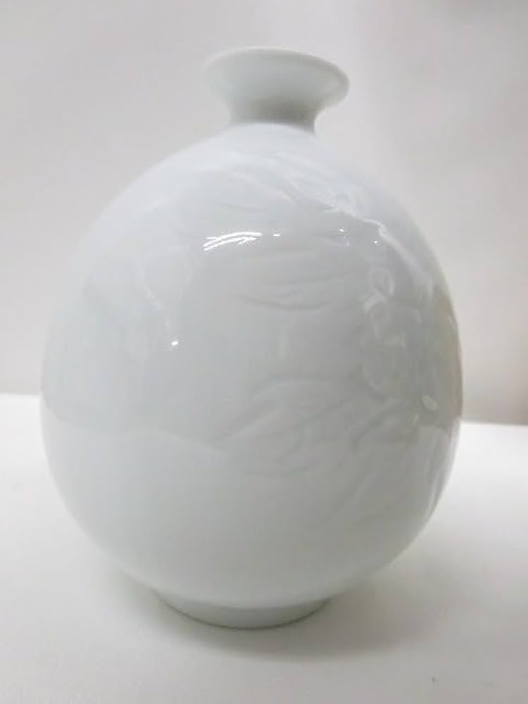 美品　中仙窯　中尾恭純作　白磁牡丹柄　一輪挿し 一輪差 美品 中仙窯 中尾恭純作 白磁牡丹柄 一輪挿し 一輪差