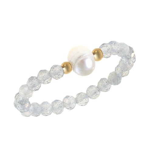 Vere perle d'acqua dolce. La combinazione di perle d'acqua dolce, perle di pietra preziosa, perle di cristallo e perle di pietra naturale conferisce all'anello un'eleganza unica. Ogni perla è un pezzo unico con una forma leggermente variabile, ispirata alla bellezza della natura.