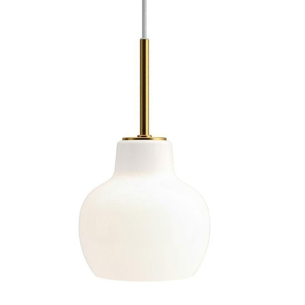 Chambre à coucher et bureau éclairés par une suspension simple en verre crème E27