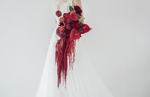 Ramo de boda boho asimétrico con rosas rojas y amaranto miniatura 5