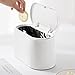 MOLEDA Petite Poubelle de Table avec Couvercle, Mini Bac Poubelle de Cuisine Bureau Salle Bain WC Chambre, Dustbin Plastique Blanc Small Desk Trash Can Garbage Waste Rubbish Dust Bin 2L (Blanche)