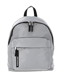El MANDARINA DUCK mochila da elegancia a tu espalda. El chic bolsa es un verdadero héroe cotidiano y trae todos sus objetos de valor de forma segura de A a B. Todo se puede ordenar en diferentes temas menores, por lo que evitas búsquedas largas. Dimensiones: 25 x 30 x 13 cm