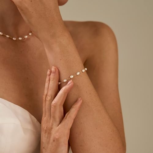 Pearl Bracelets for Women Dainty Gold Charm Bracelet Pearl Hand Chain Bracelet Wedding Jewelry for Brides Bridesmaid Gifts3