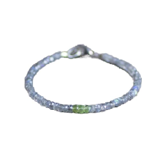 Bracelet labradorite et péridot 3.5mm idéal pour sublimer vos looks d'été au quotidien