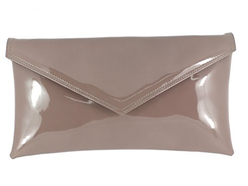 Sac pochette enveloppe verni café au lait pour libérer vos mains