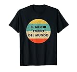 Esta camiseta personalizada con el nombre Emilio será una gran adición al guardarropa de Emilio's.