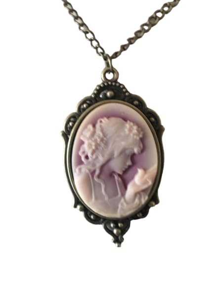Sautoir rétro vintage avec pendentif camée jeune fille et colombe vieux rose