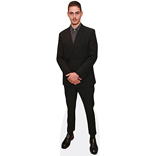 Hero Fiennes Tiffin (Black Suit) Silhouette en carton Grandeur Nature