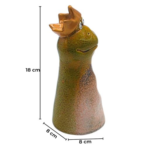 Keramik Zaunstecker, Zaunhocker, Zaunfigur, Gartenfigur, Gartendeko, Dekofigur Zaun, Figur für Gartenzaun als Froschkönig Zaunhocker Froschkönig aus Steingut in grün, L/B/H 8 x 8 x 18 cm.