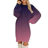 Conception d'une élégance décontractée, cette robe pull longue allie le confort douillet d'un vêtement d'intérieur au style sophistiqué d'une tenue extérieure.
