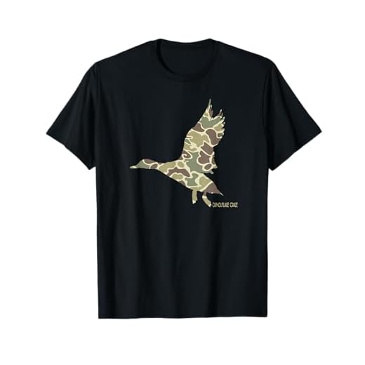 Flying Mallard Duck Camouflage Camo Duck Hunting Camo Hunter T-Shirt